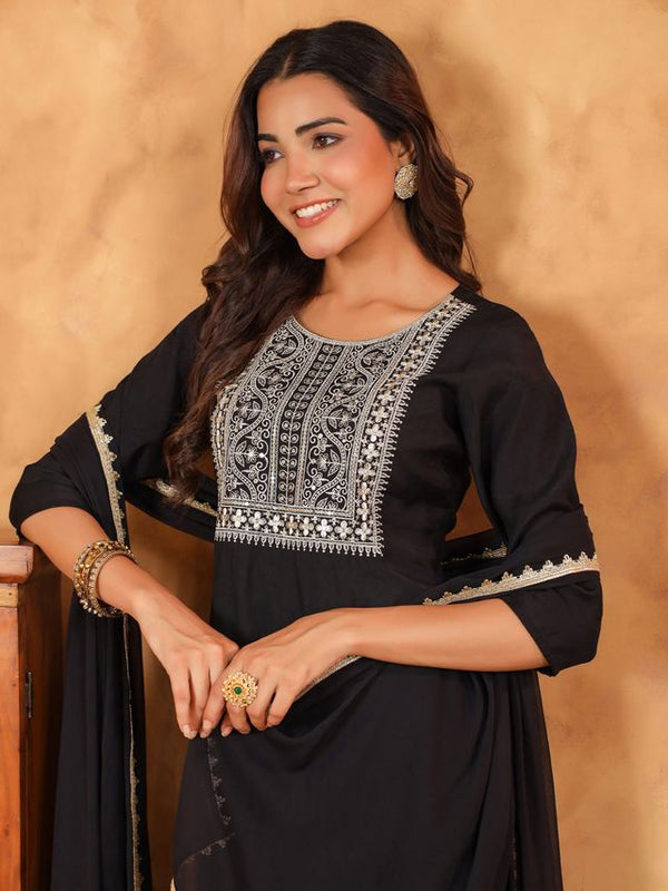 Women’s Black Chanderi Yoke Embroidery Straight Kurta Set
